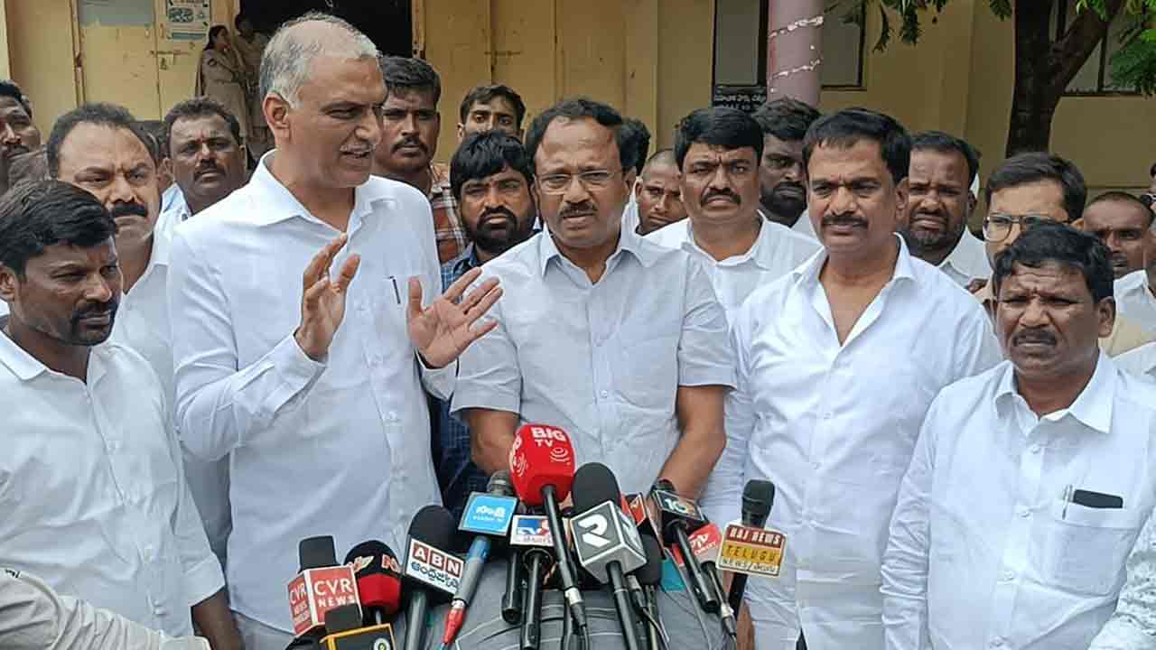 Harish Rao | కేసీఆర్‌పై, మాపై కోపం ఉంటే కేసులు పెట్టు.. కానీ విద్యార్థులను ఇబ్బంది పెట్టకు.. సీఎం రేవంత్ రెడ్డికి హరీశ్‌రావు వార్నింగ్