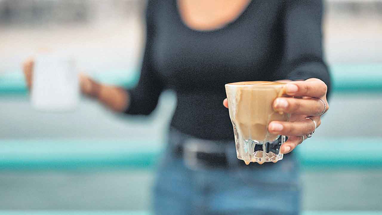 కప్పు వెంటే..