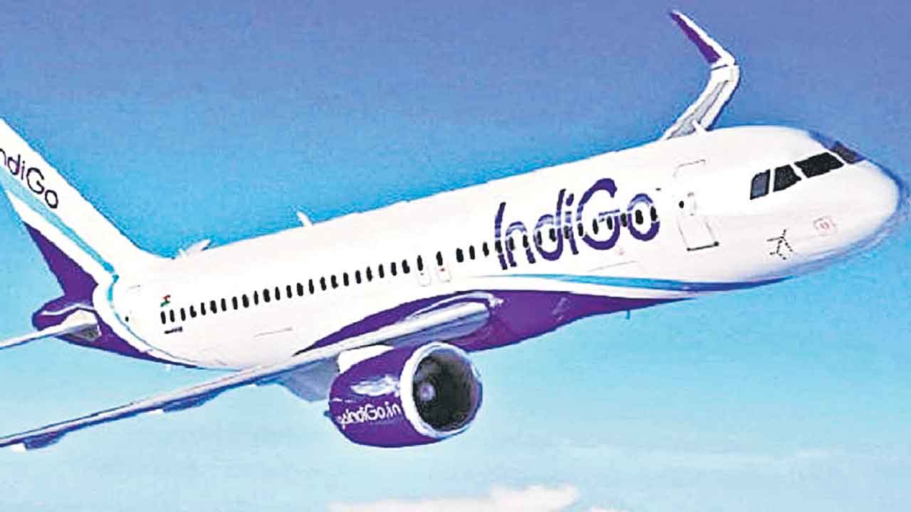 కింద కొచ్చి.. వెంటనే పైకెగిరి.. ఇండిగో విమానానికి ల్యాండింగ్‌ కష్టాలు