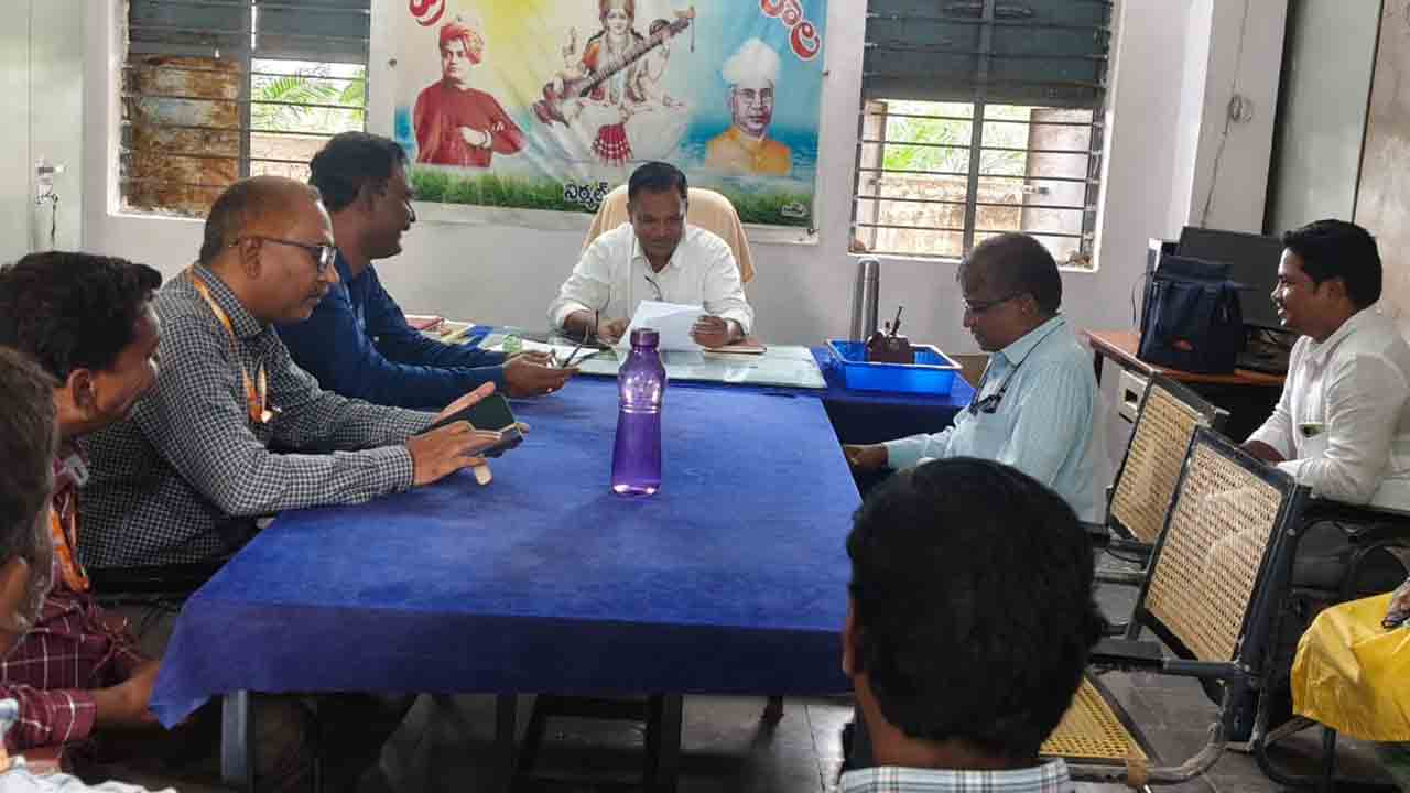 Dilawarpur | ప్రభుత్వ కళాశాలలో నాణ్యమైన విద్య అందించాలి.. విద్యాధికారి జాదవ్
