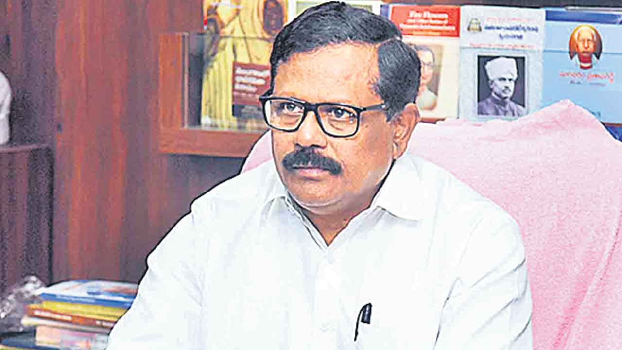 బడుగులకు పెట్టే తిండిలోనూ వివక్షే