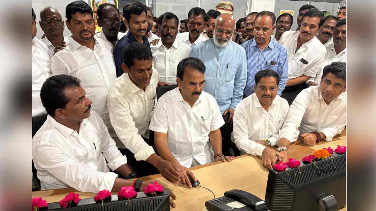 MGKLI | క‌ల్వ‌కుర్తి లిప్ట్ మోట‌ర్ ఆన్ చేసి నీటిని విడుద‌ల చేసిన మంత్రి జూప‌ల్లి