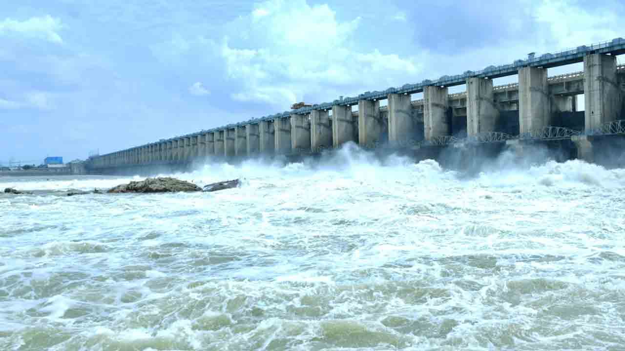 Jurala Project | జూరాలకు పోటెత్తిన వరద.. 39 క్రెస్టు గేట్లు ఎత్తివేత