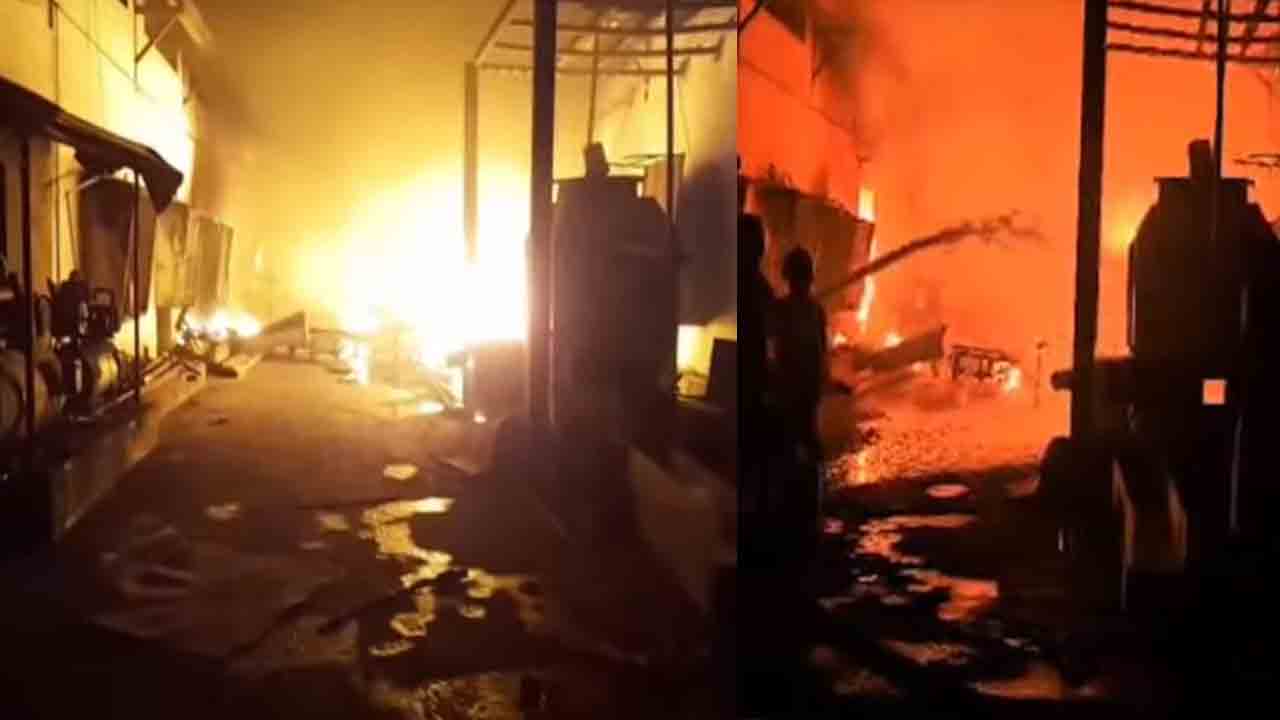 Katedan | రబ్బర్‌ కంపెనీలో అగ్నిప్రమాదం.. దట్టంగా అలముకున్న నల్లటి పొగ