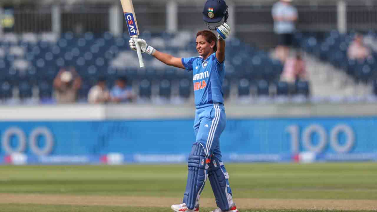 INDW vs ENGW | శతకంతో చెలరేగిన హర్మన్‌ప్రీత్.. మూడొందలు కొట్టేసిన భారత్..!