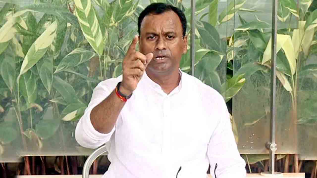 Komatireddy Rajagopal Reddy | నేను, మా అన్న ఇద్దరం సమర్థులమే.. మంత్రి పదవులు ఇస్తే తప్పేంటి..? కోమటిరెడ్డి మరోసారి సంచలన వ్యాఖ్యలు