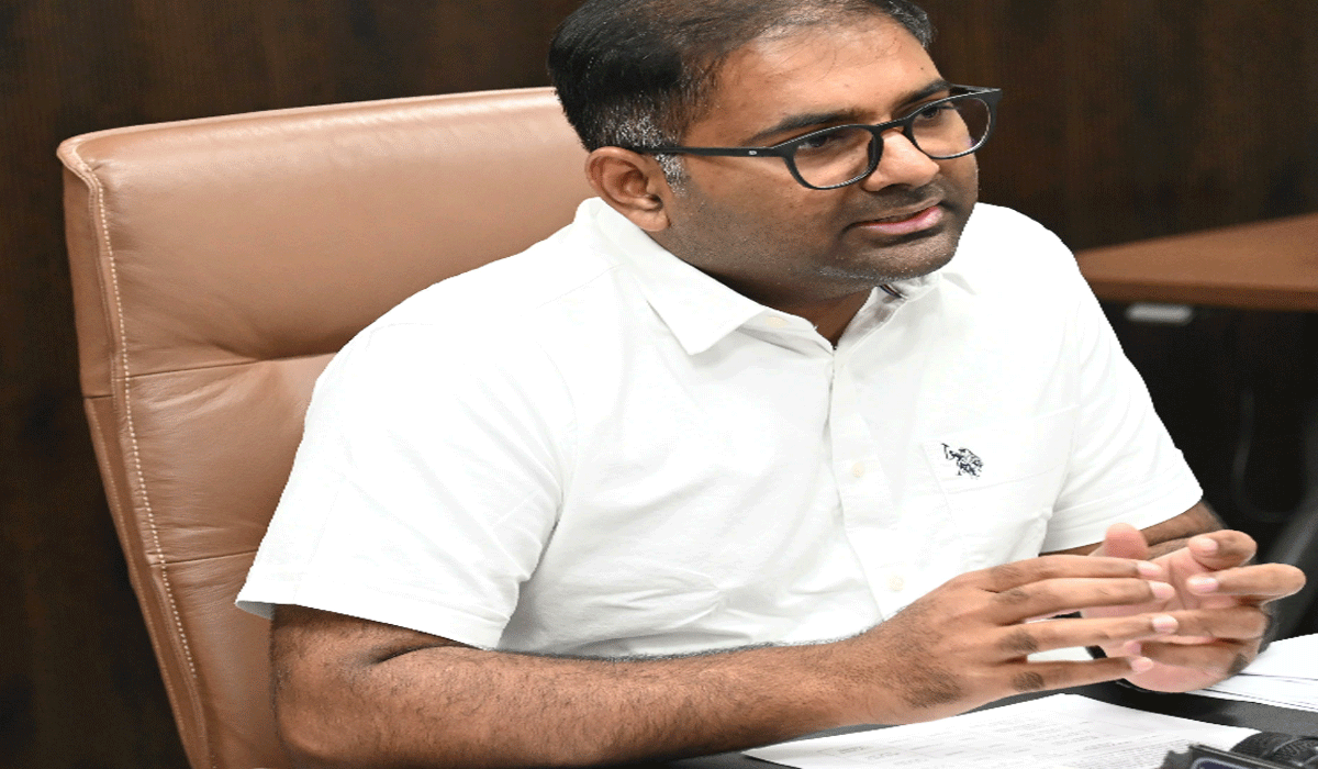 Parents responsible | తల్లిదండ్రుల సంరక్షణ వారి పిల్లలదే.. పెద్దపల్లి కలెక్టర్‌ కోయ శ్రీ హర్ష