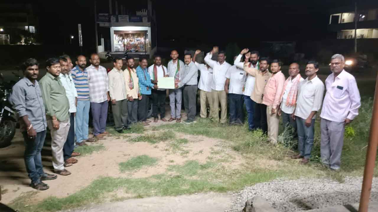 Aleru Town | కుమ్మరి సంఘం ఆలేరు మండల కన్వీనర్‌గా గంగదారి సుధీర్ కుమార్