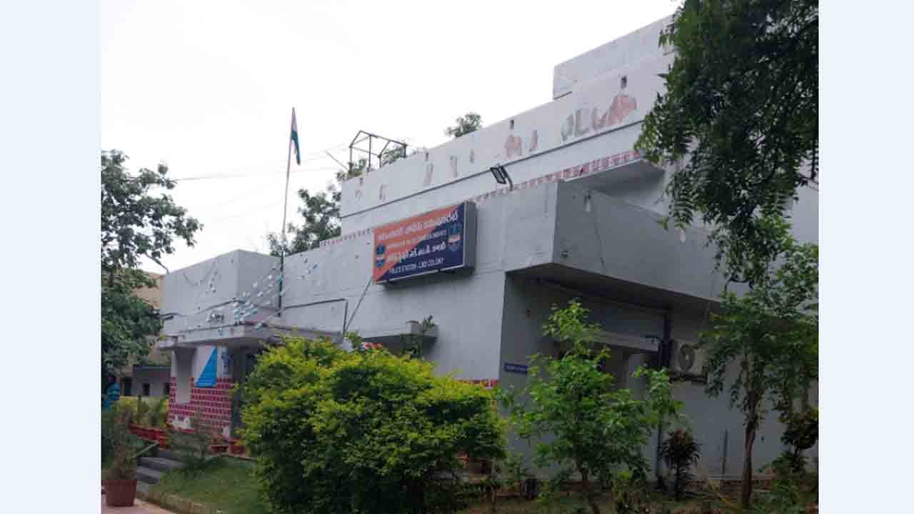 Karimnagar | కరీంనగర్‌లో మైనర్ యువతిపై లైంగికదాడి యత్నం..