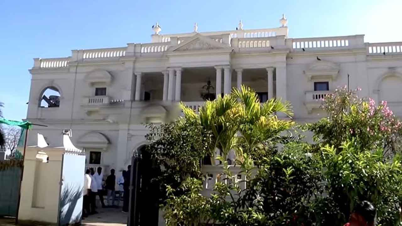 తారాస్ధాయికి సెటిల్మెంట్లు.. జడ్చర్ల కాంగ్రెస్‌లో చిచ్చురేపుతున్న భూ దందాల వ్యవహారం