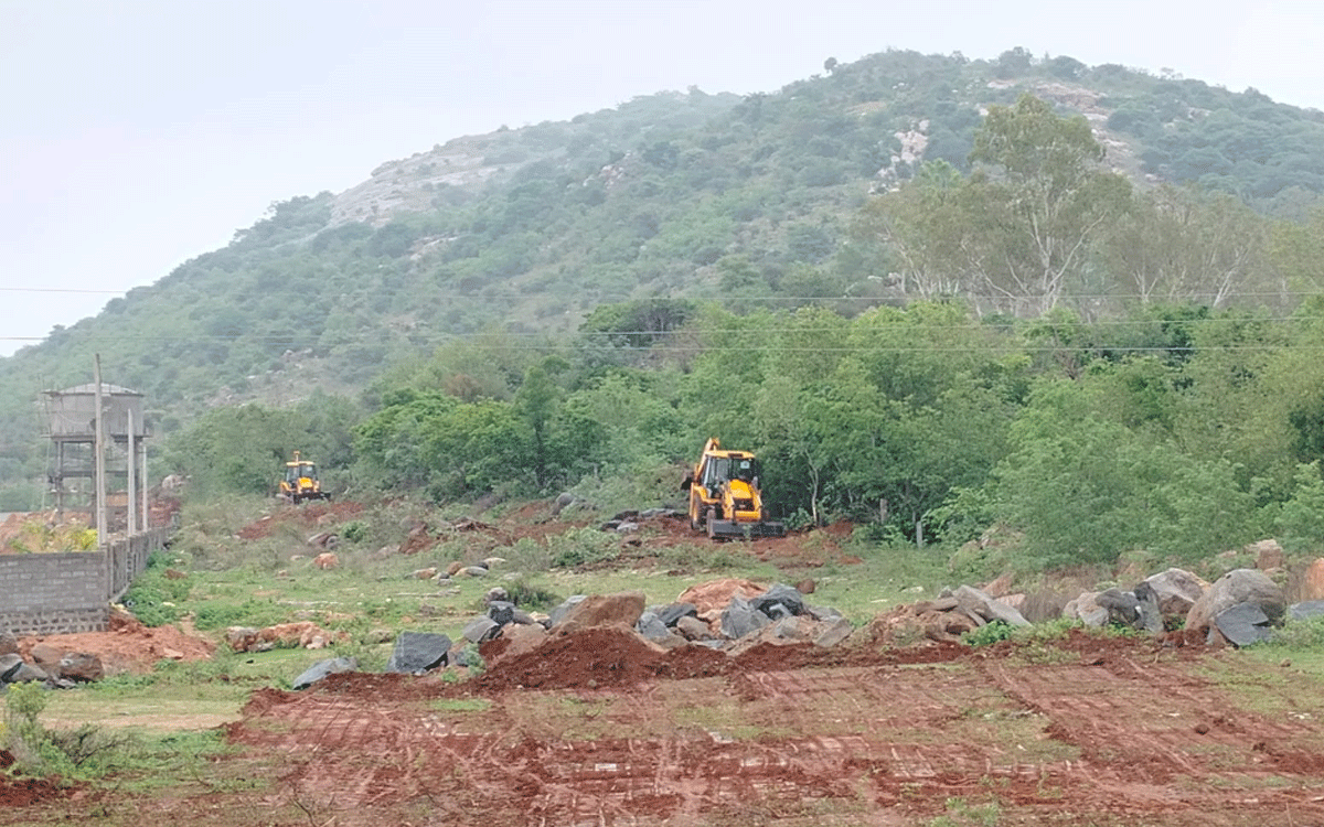 Nilagiri : భారీ బందోబస్తు న‌డుమ‌ ల‌తీఫ్‌సాబ్ ఘాట్‌రోడ్డు ప‌నులు ప్రారంభం