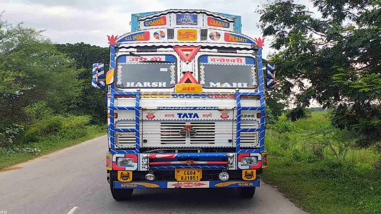 Khammam | రోడ్డు ప్రమాదంలో ఇద్దరికీ తీవ్ర గాయాలు