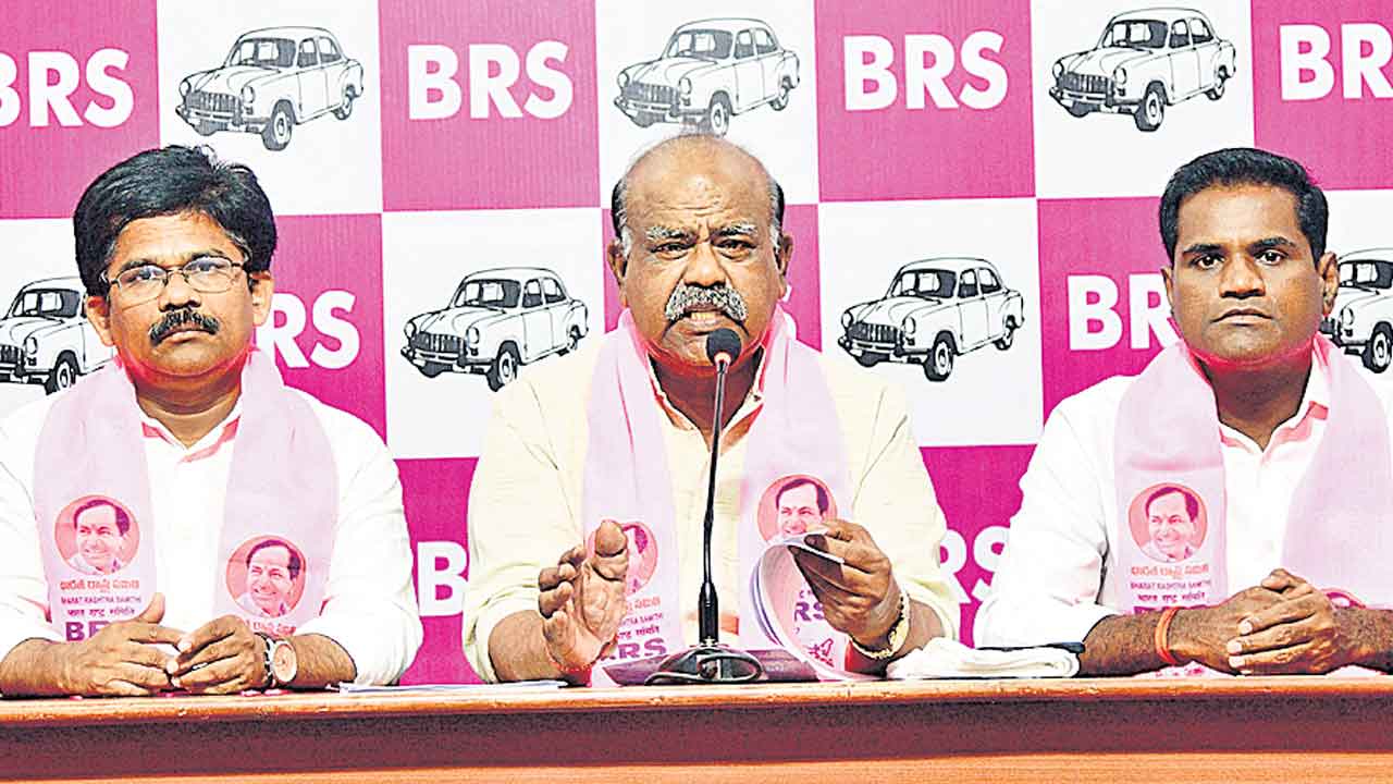 సామాజిక న్యాయానికి సమాధి కట్టిందే కాంగ్రెస్‌.. మధుసూదనాచారి ఫైర్‌