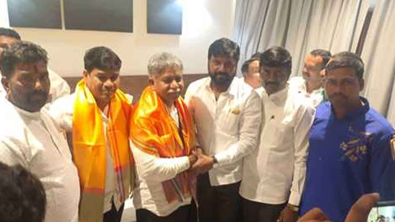 MRPS leaders | మందకృష్ణ మాదిగకు శుభాకాంక్షలు తెలిపిన ఎమ్మార్పీఎస్ నాయకులు