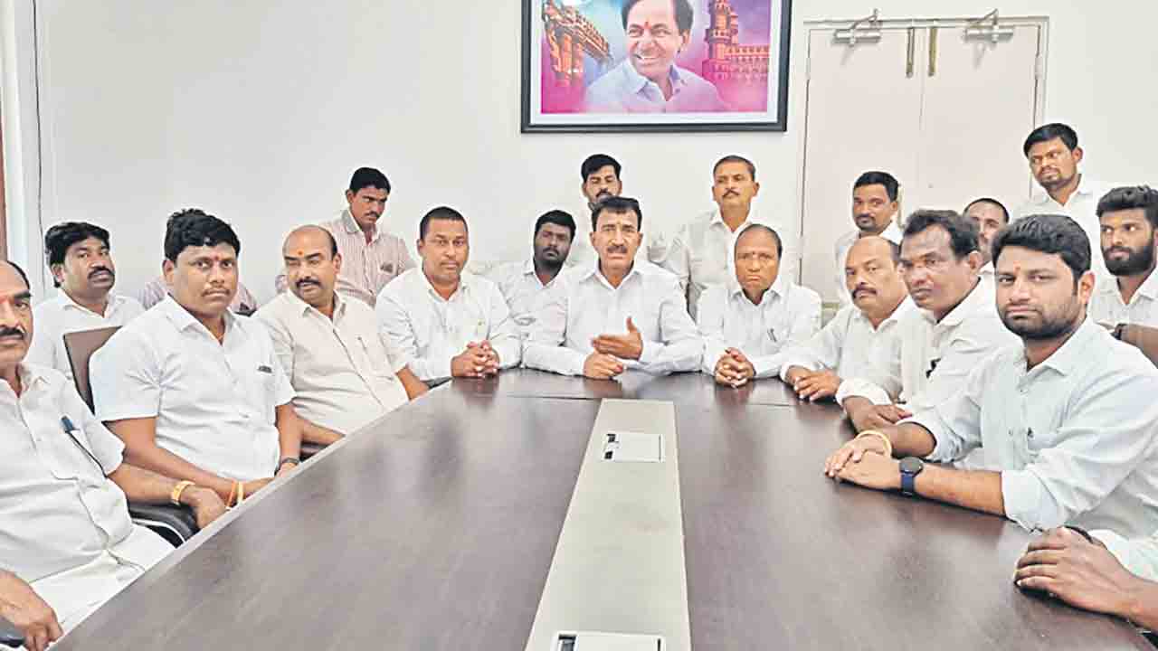 రైతు వ్యతిరేక విధానాలు అవలంబిస్తున్న ప్రభుత్వం