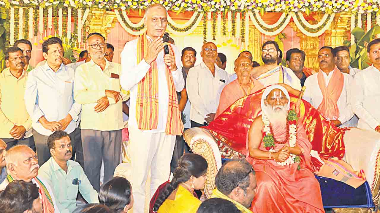 బీఆర్‌ఎస్‌ హయాంలోనే ఆలయాల అభివృద్ధి