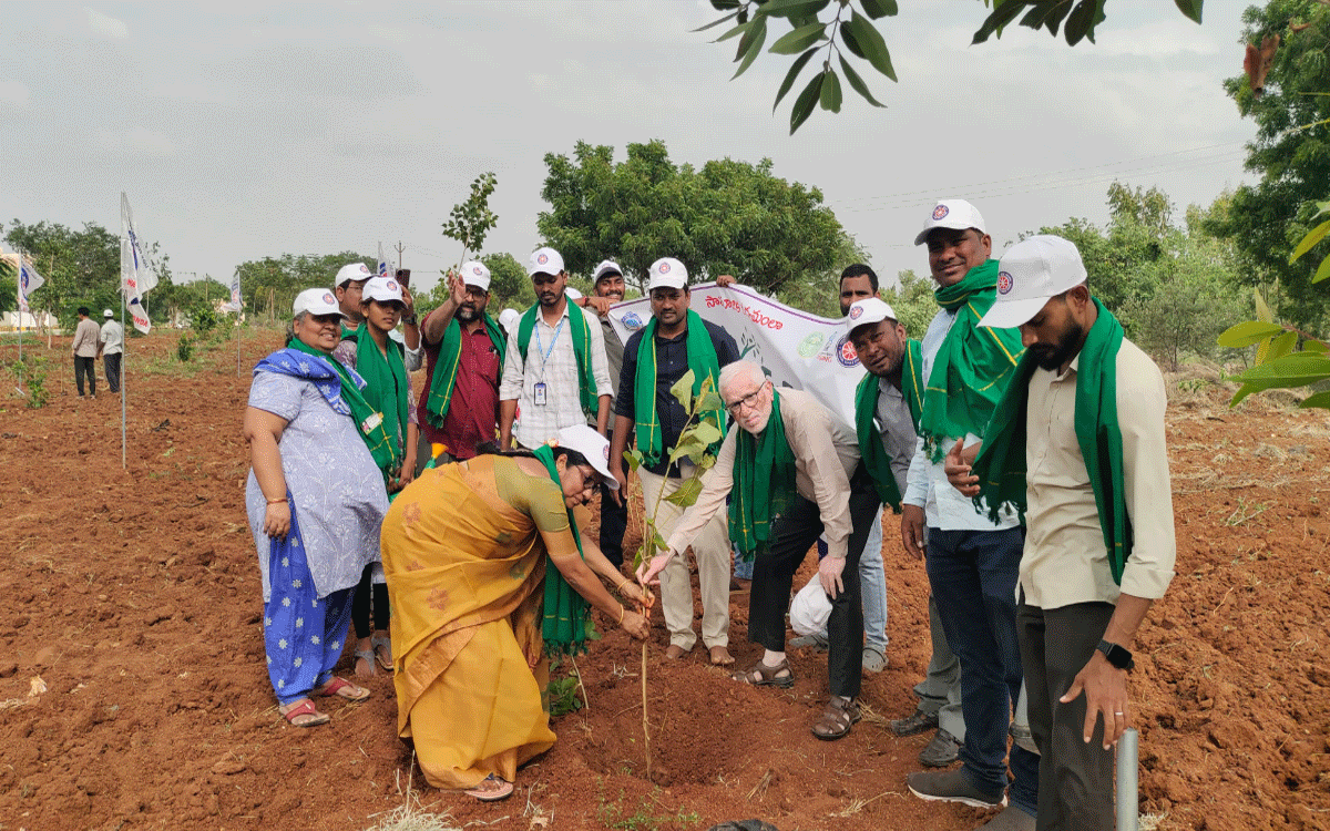 Nalgonda : మొక్కల పెంప‌కంతోనే పర్యావరణ పరిరక్షణ : ఎంజీయూ వీసీ