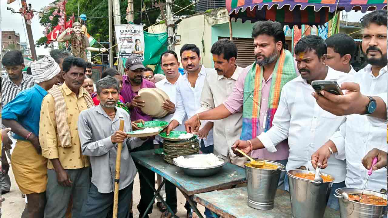 MLA Palla Rajeshwar Reddy | ఎమ్మెల్యే ప‌ల్లా పుట్టిన రోజు.. బీఆర్ఆర్ ఫౌండేష‌న్ అన్నదానం
