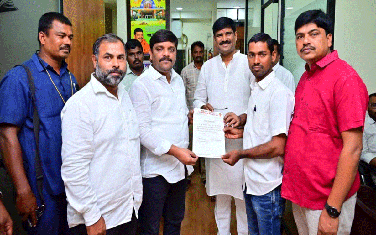 Choutuppal : బీసీ పొలిటికల్‌ జేఏసీ చౌటుప్పల్‌ కన్వీనర్‌గా మొగుల‌య్య‌