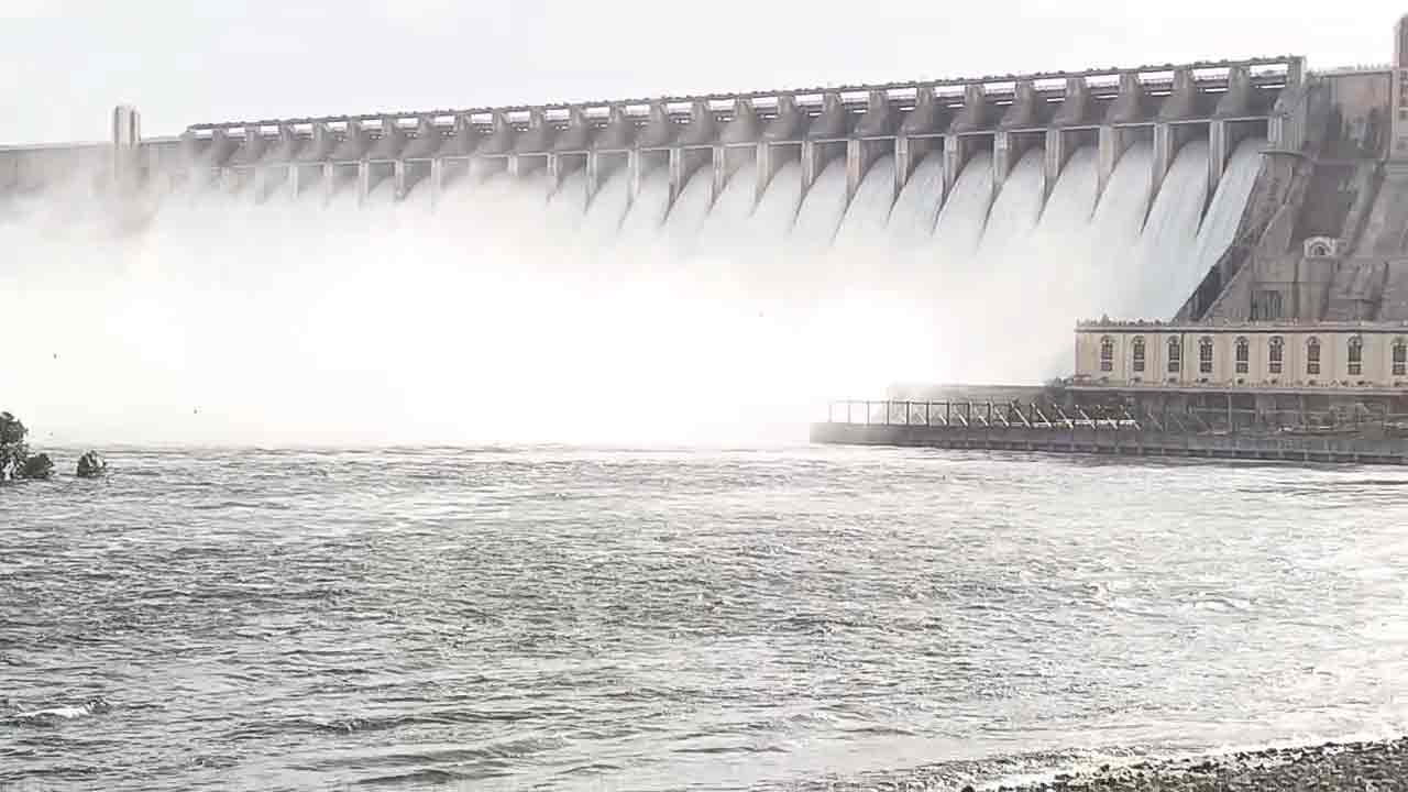 Nagarjuna Sagar | నాగార్జున సాగర్‌కు పోటెత్తిన వరద.. 26 గేట్లు ఎత్తివేత
