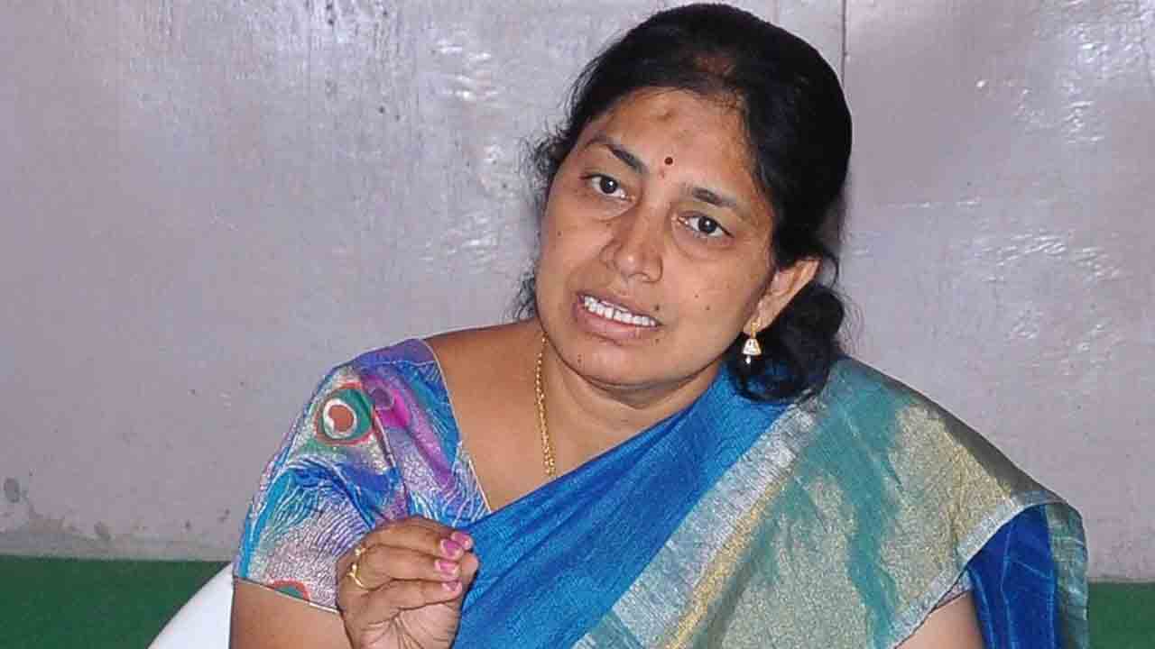కేసీఆర్ అపర భగీరథుడు