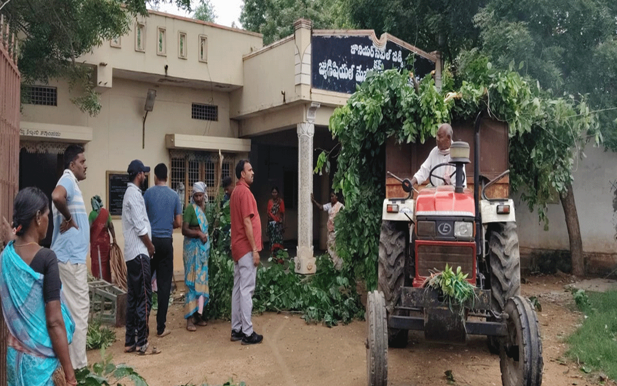 Nidamanoor : కాంప్లెక్స్ భవనంలోకి పోలీస్ స్టేషన్..!