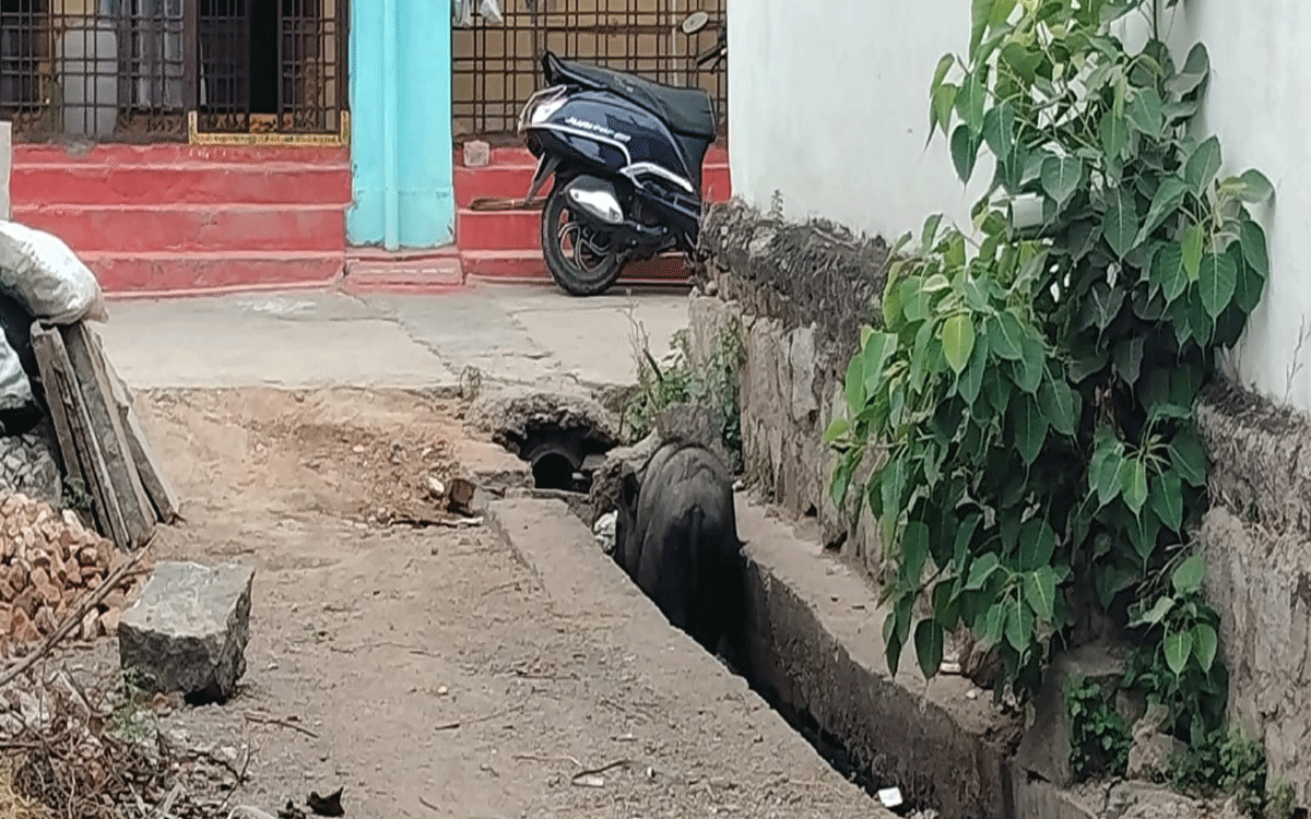 Nidamanoor : పర్యవేక్షణ పట్టని అధికారులు.. పారిశుధ్యం అస్త‌వ్య‌స్తం