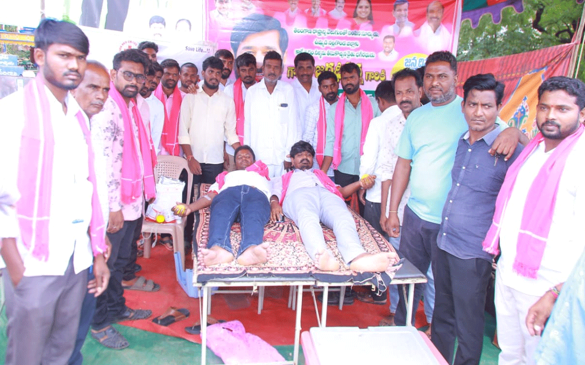 Nakrekal : బీఆర్ఎస్‌వీ ఆధ్వర్యంలో న‌కిరేక‌ల్‌లో రక్తదానం