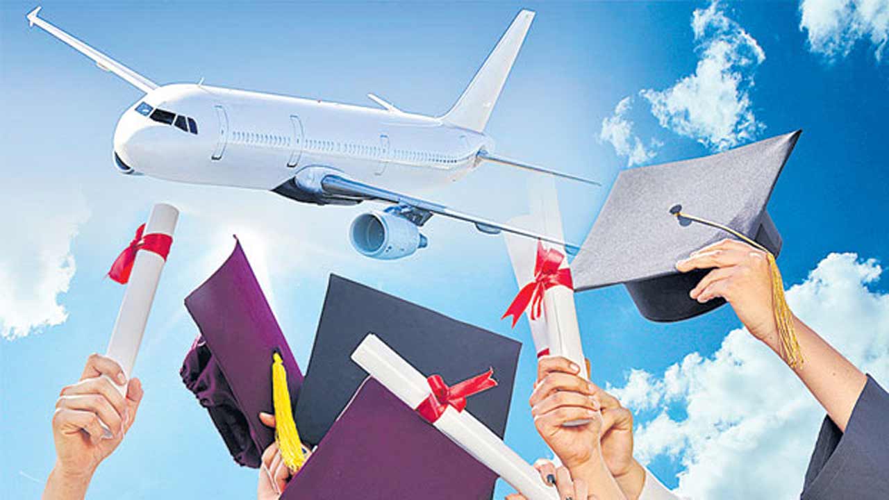 కాంగ్రెస్‌ నిర్వాకంతో విదేశీ విద్య ఆశలు గల్లంతు.. అంబేద్కర్‌ విదేశీ విద్యానిధికి తగ్గిపోతున్న దరఖాస్తులు