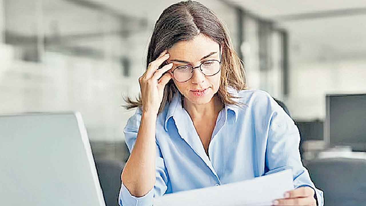 అధిక పనితో మెదడుకు చేటు.. వారానికి 50 గంటలు మించితే పని సామర్థ్యం తగ్గుతుంది! 