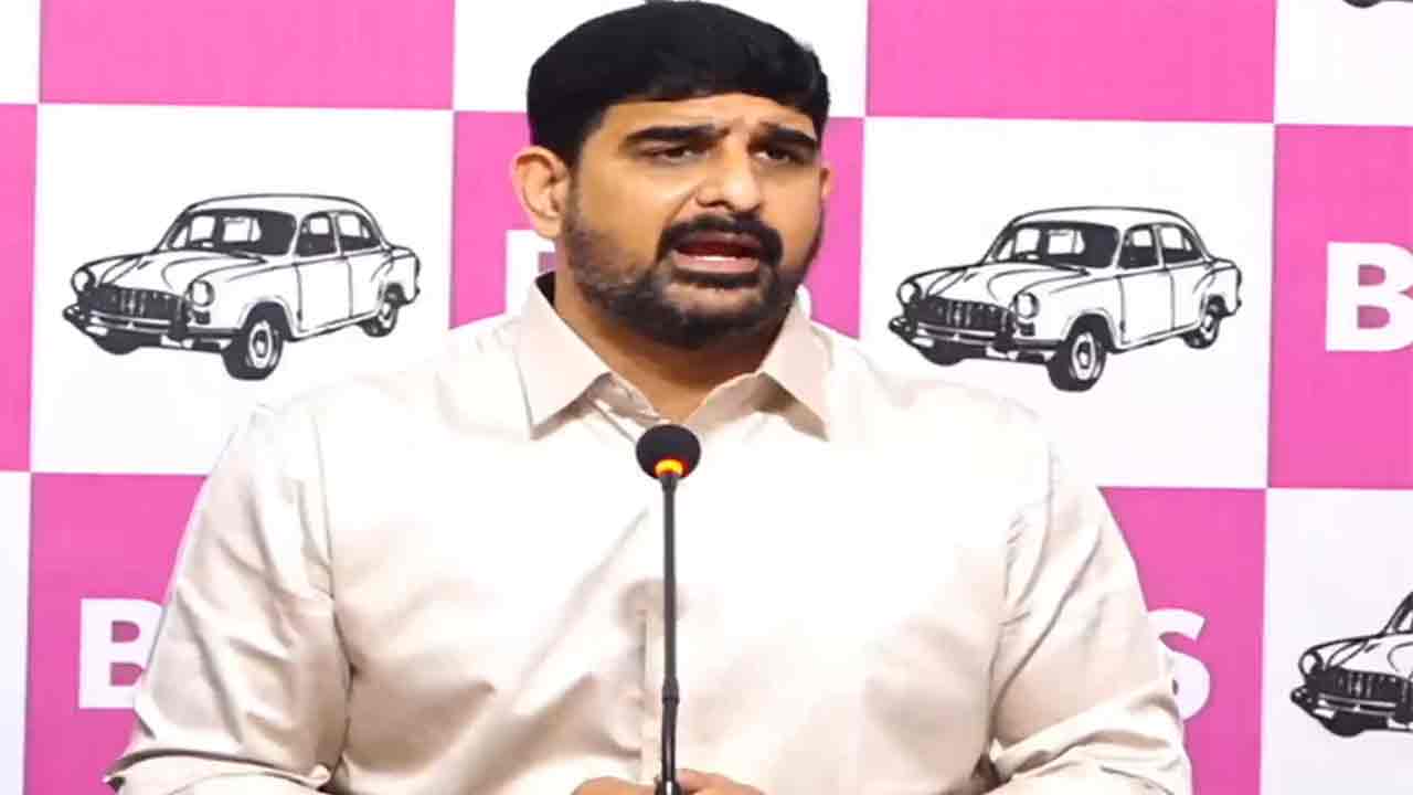 Padi Kaushik Reddy | హీరోయిన్ల ఫోన్లను రేవంత్ రెడ్డి హ్యాక్ చేయిస్తున్నారు.. పాడి కౌశిక్ రెడ్డి సంచలన వ్యాఖ్యలు