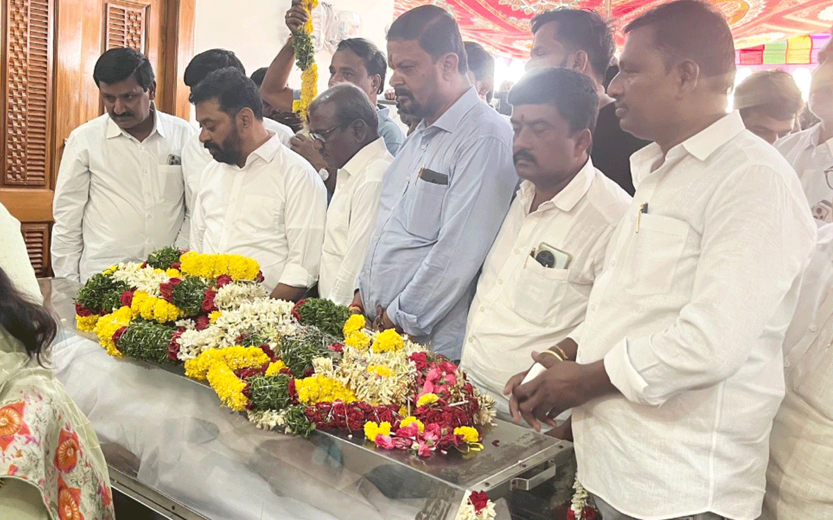 Bhuvanagiri Collectorate : బాలకృష్ణ మృతి బీఆర్‌ఎస్‌ పార్టీకి తీరని లోటు : మాజీ ఎమ్మెల్యే పైళ్ల శేఖర్‌రెడ్డి