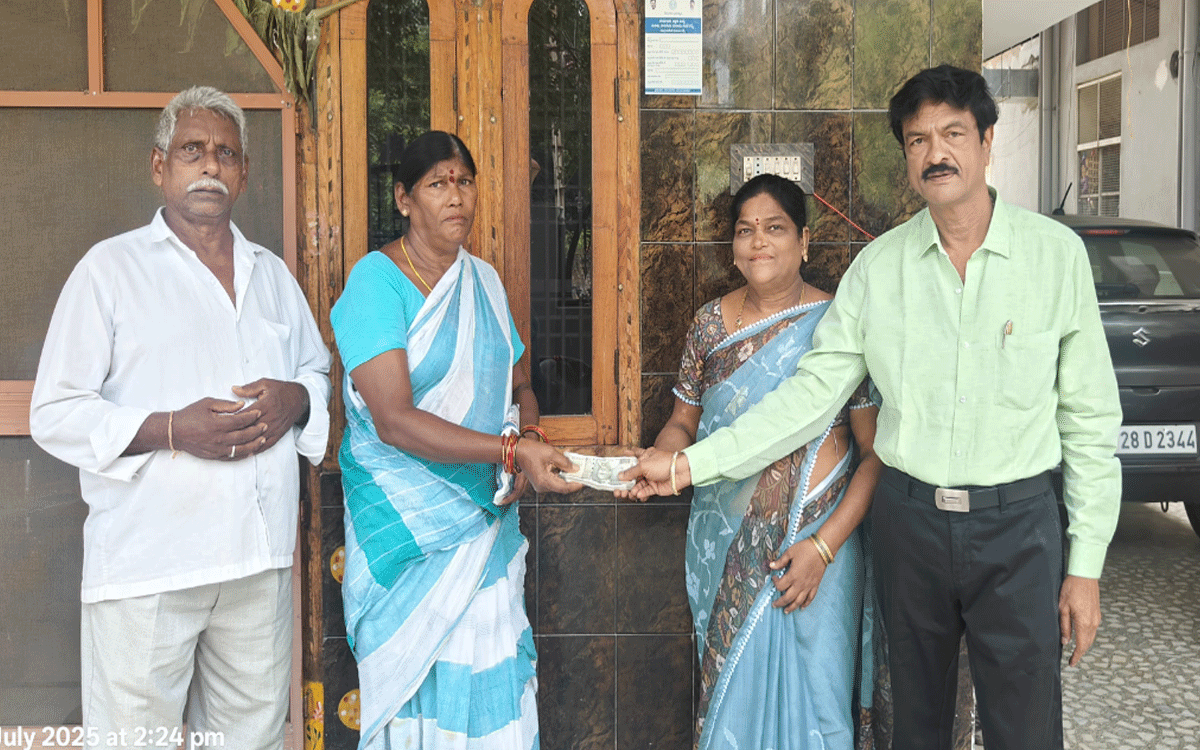 Palvancha : కిడ్నీ వ్యాధిగ్రస్తుడికి ఆర్థిక సాయం