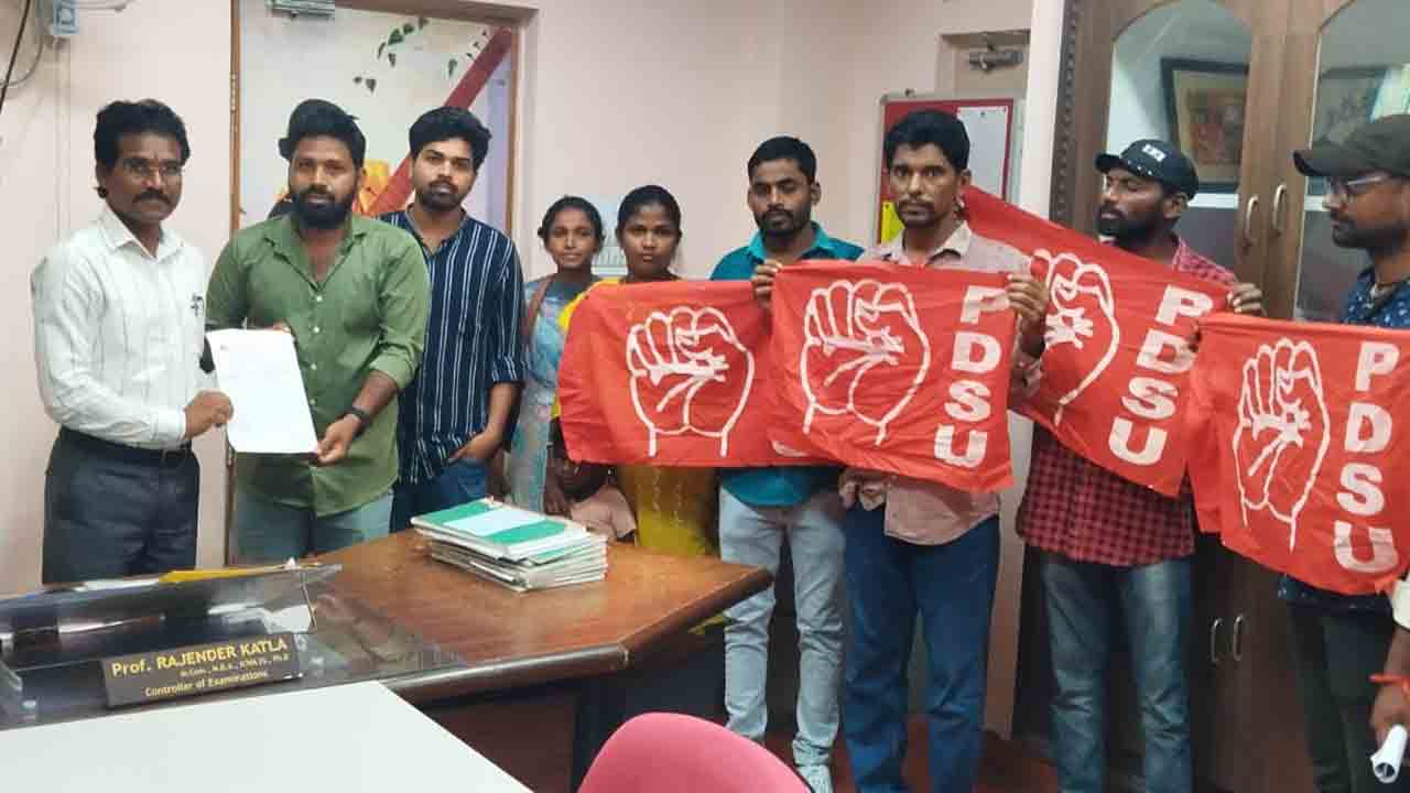 Hanmakonda | ‘అన్యువల్‌ మోడల్‌ డిగ్రీ పరీక్షలను త్వరగా నిర్వహించాలి’.. కంట్రోలర్‌కు వినతిపత్రం అందజేత