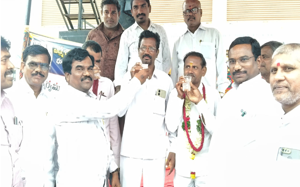 Bhoodan Pochampally : చేనేత కార్మికుల‌ రిలే నిరాహార దీక్షలు విరమణ