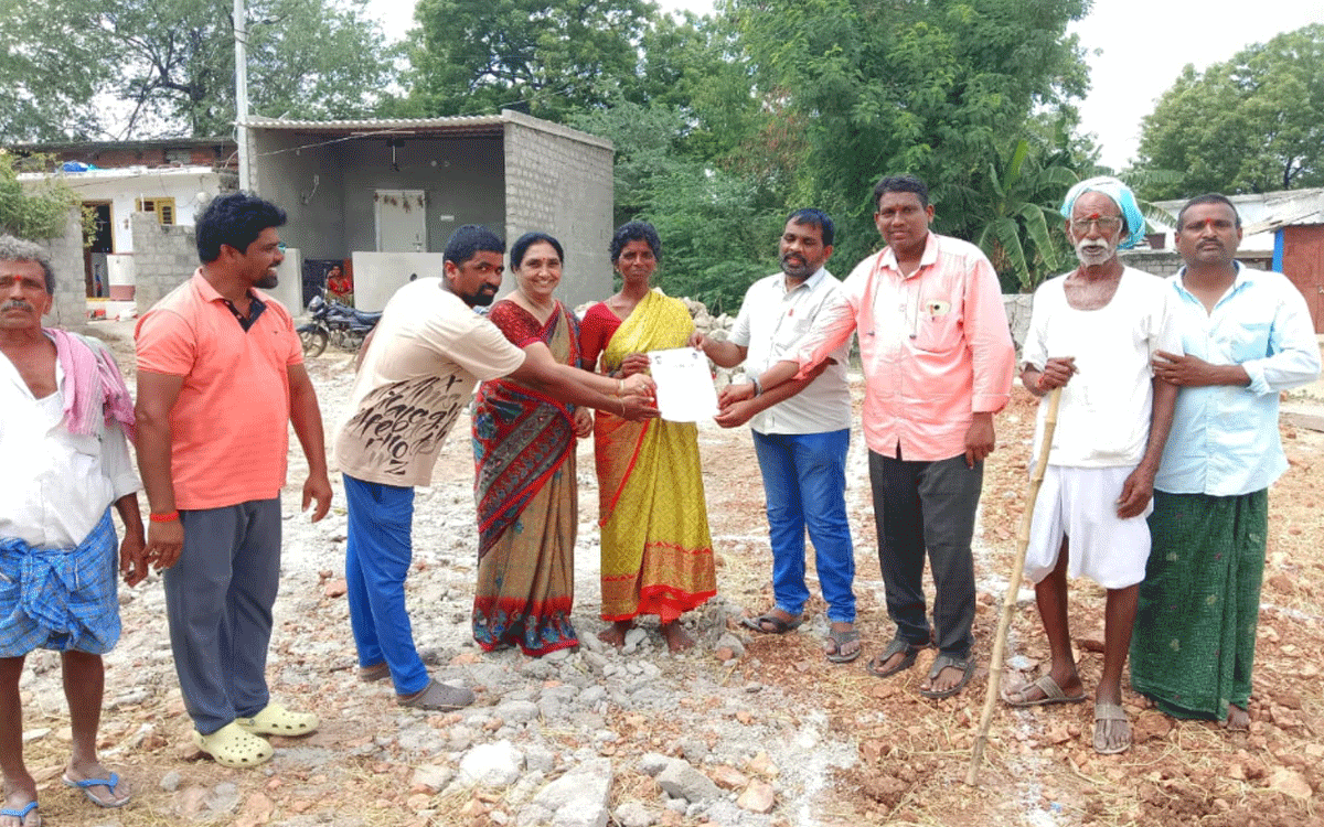 Nidamanoor : పేద‌ల సొంతింటి కల సాకారం : కొప్పోలు స్వర్ణలత