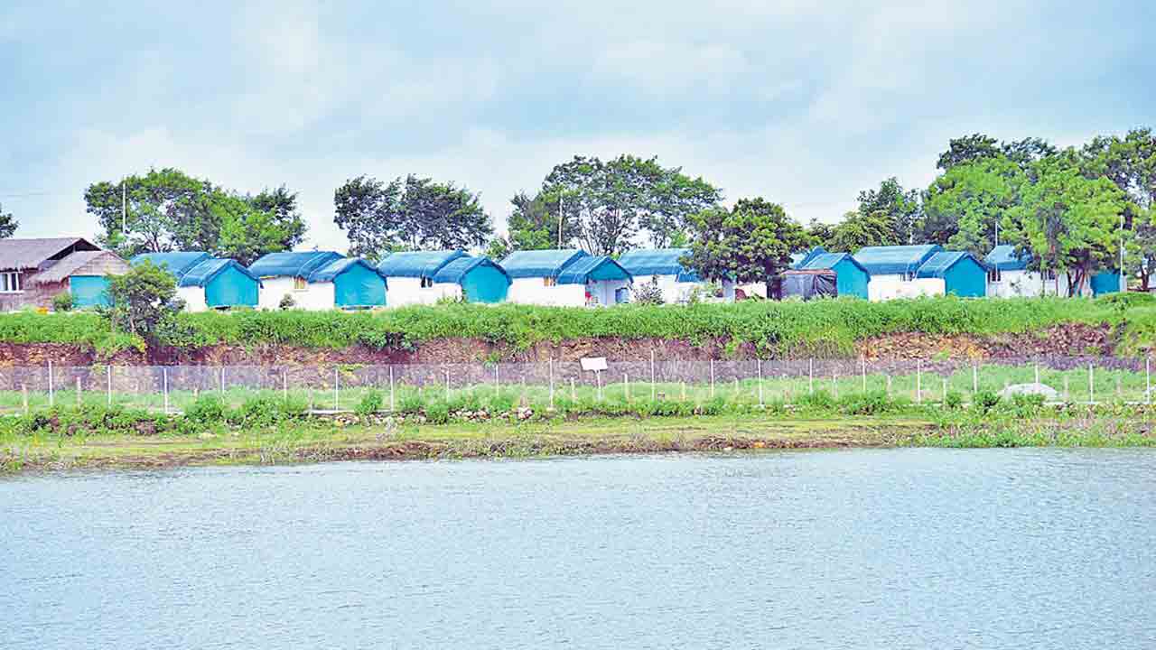 యధేచ్ఛగా కబ్జాలు దర్జాగా.. దందాలు