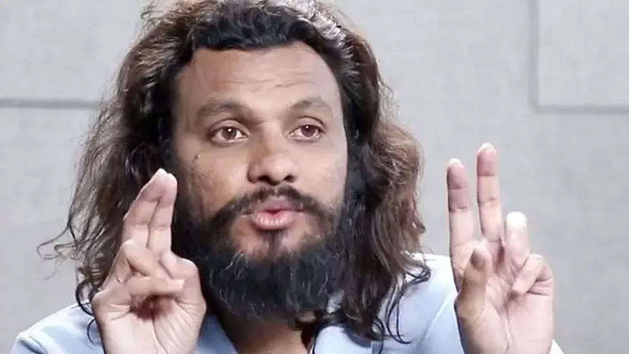 Youtuber | యూట్యూబ‌ర్ పూల చొక్కా న‌వీన్‌ని అదుపులోకి తీసుకున్న పోలీసులు