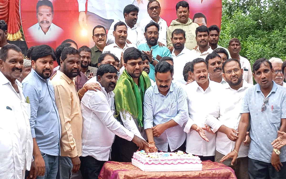 Penpehad : ఘనంగా బీఆర్ఎస్ నాయకుడు సీతారాంరెడ్డి జన్మదిన వేడుకలు