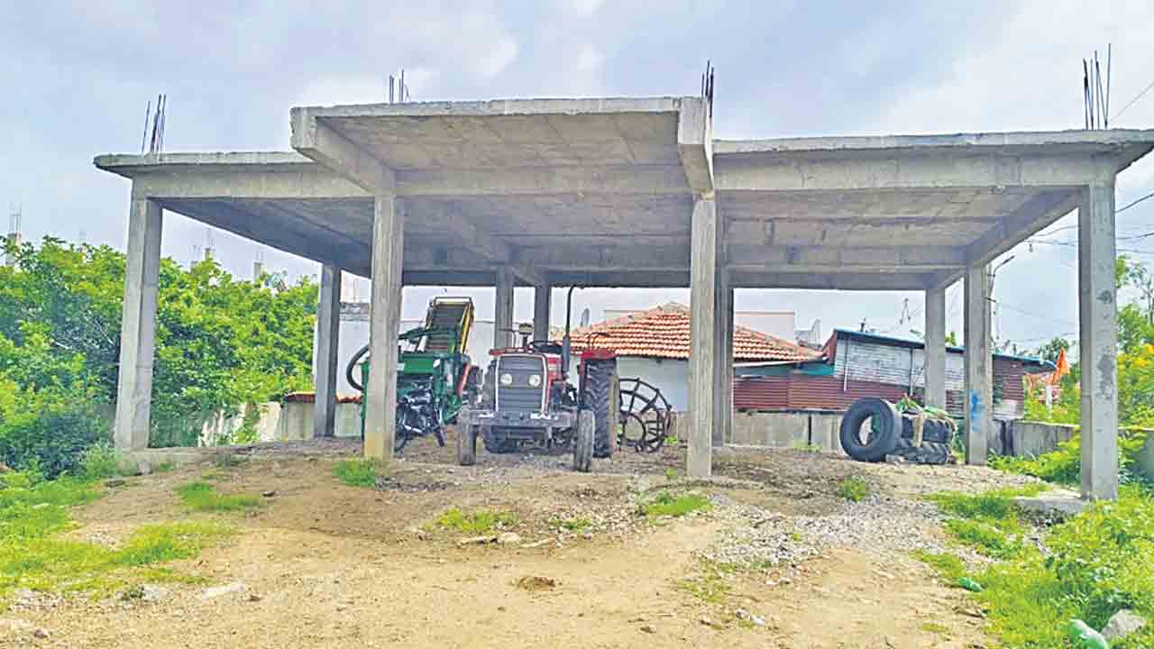 సర్కారు వైద్యానికి సమస్యల సుస్త్తీ