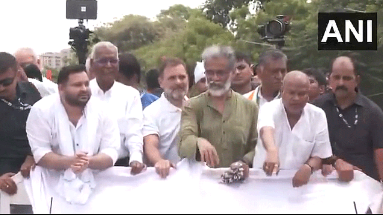 Electoral Rolls: ఓట‌ర్ల జాబితా స‌వ‌ర‌ణ‌ను వ్య‌తిరేకిస్తూ.. రాహుల్ గాంధీ నేతృత్వంలో బీహార్‌లో ర్యాలీ