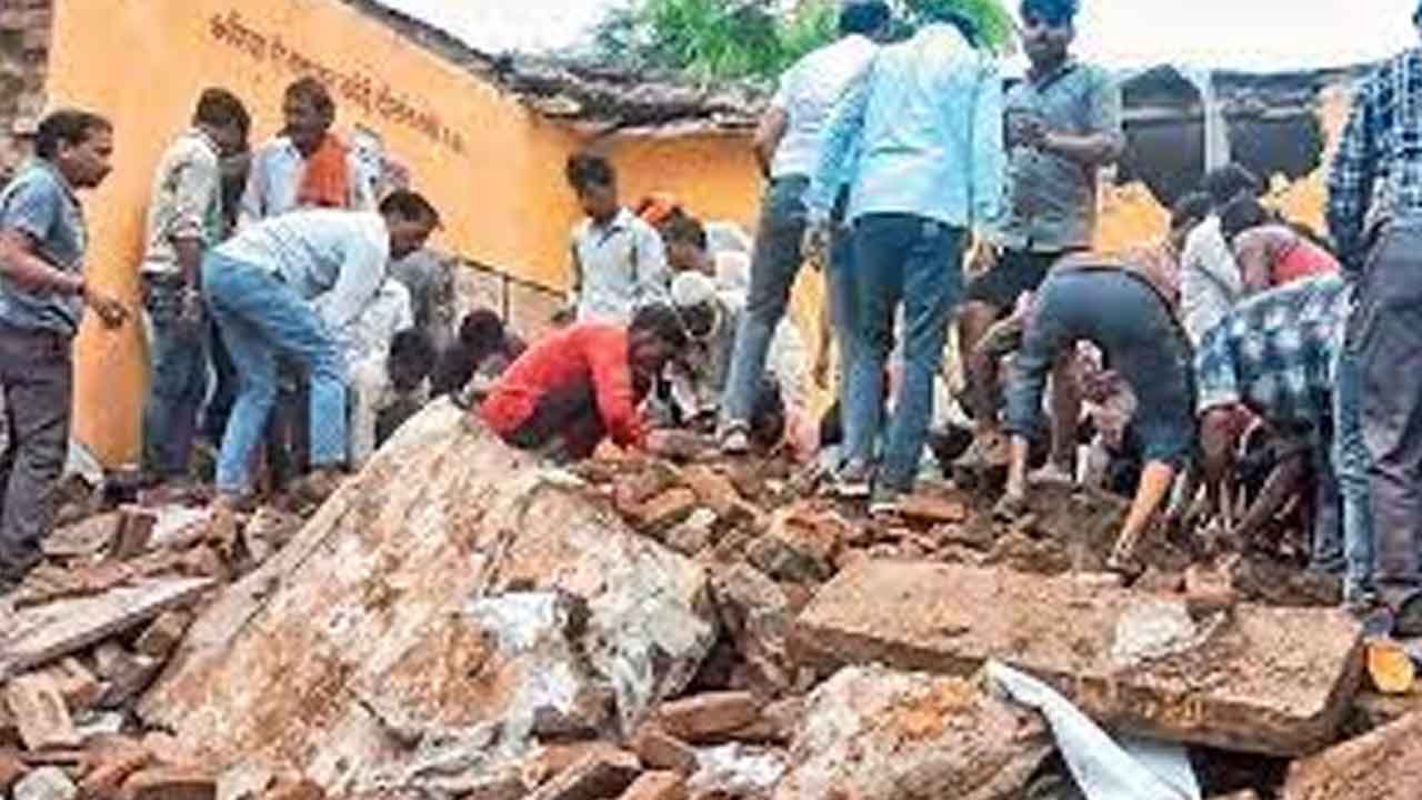 పాఠశాలల్లో భద్రతా తనిఖీలు తప్పనిసరి.. కేంద్ర విద్యా శాఖ ఆదేశాలు