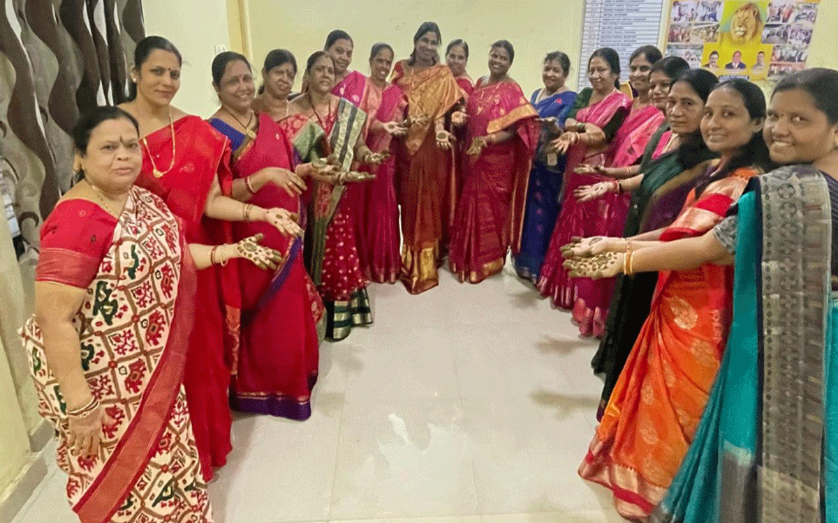 Coal City : రామగుండం లయన్స్ క్లబ్‌లో గోరింటాకు వేడుక‌