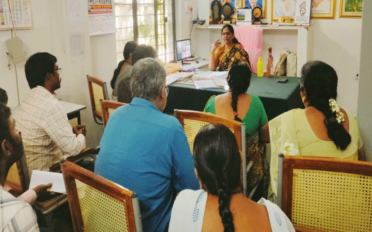 Yadagirigutta : విద్యార్థుల హాజరు శాతం పెంచాలి : జిల్లా విద్యాధికారి రమణి