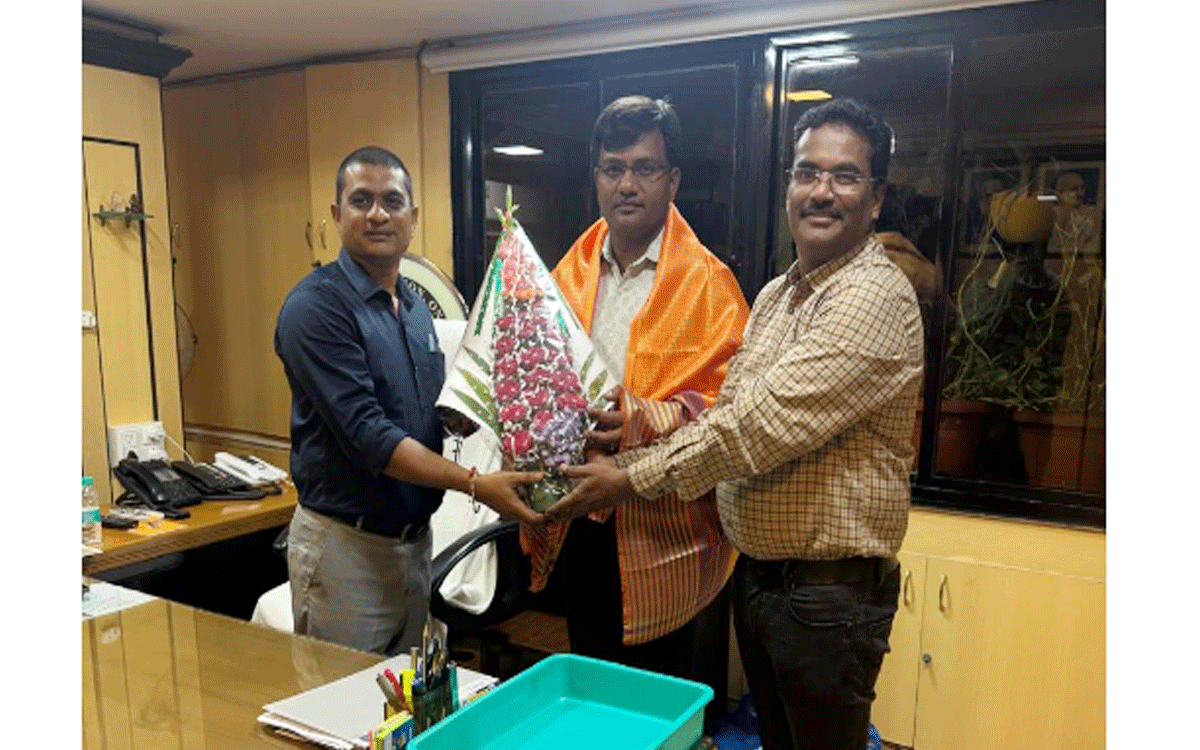 Ramavaram : సింగరేణి ఈడీ వెంకన్న జాదవ్తో గోళ్ల రమేశ్ మర్యాదపూర్వక భేటీ
