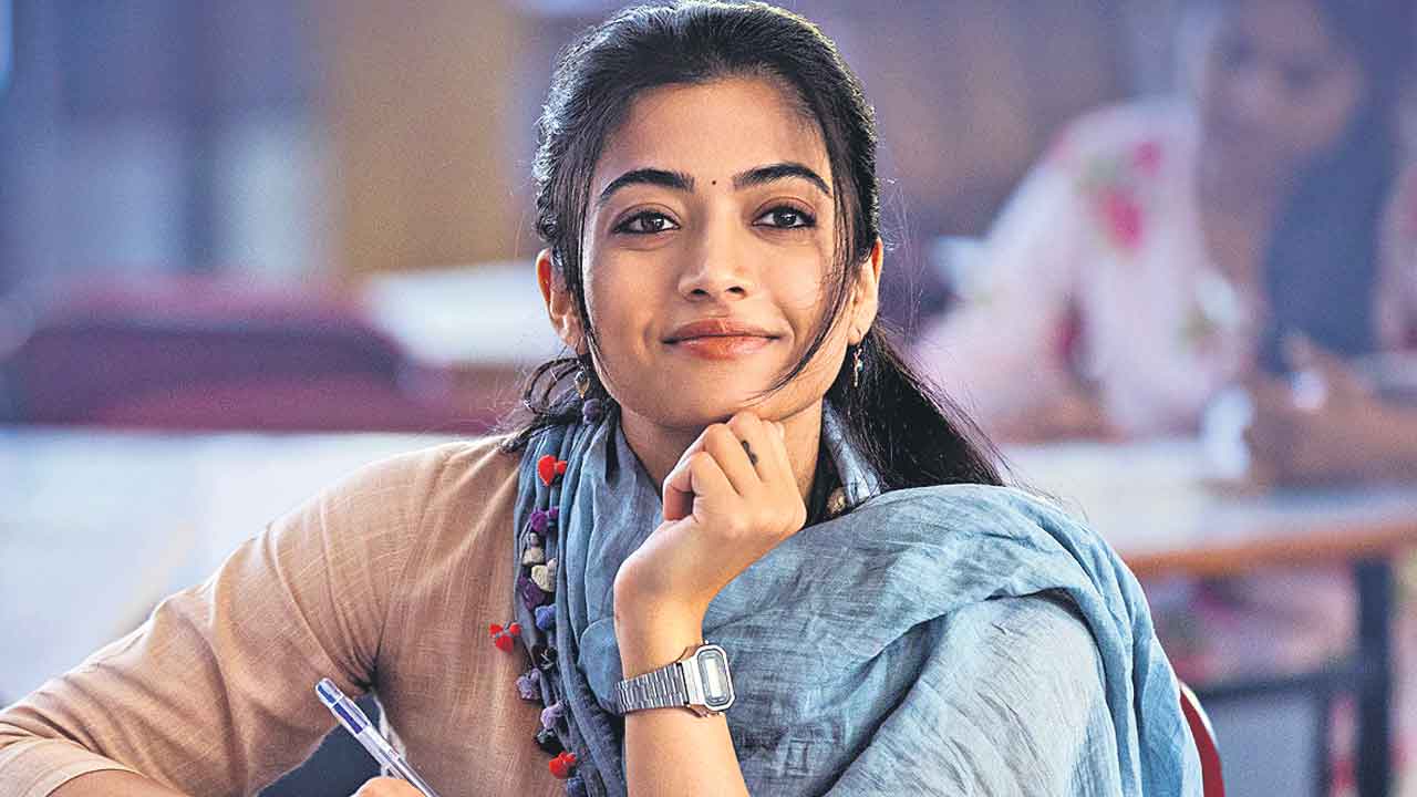 Rashmika | కుటుంబాన్ని చాలా మిస్ అవుతున్న ర‌ష్మిక‌..ఏడాదిన్న‌ర నుండి ఇంటికే వెళ్ల‌లేదు..