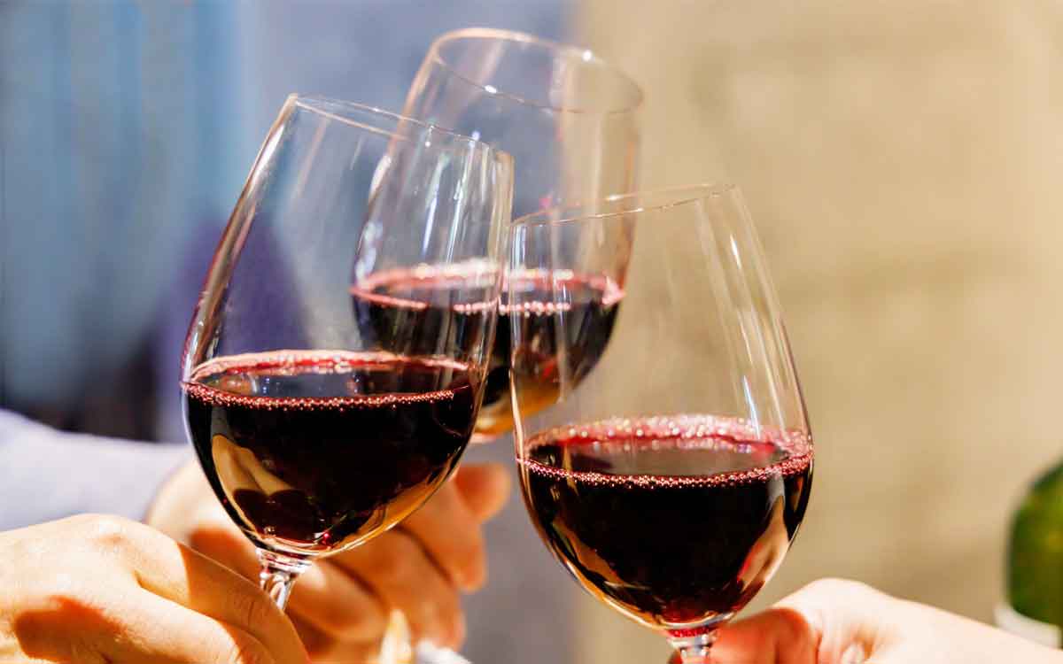 Red Wine | రెడ్ వైన్ ఆరోగ్యానికి మంచిదేనా..? దీంతో ఎలాంటి లాభాలు ఉంటాయి..? ఎంత సేవించాలి..?