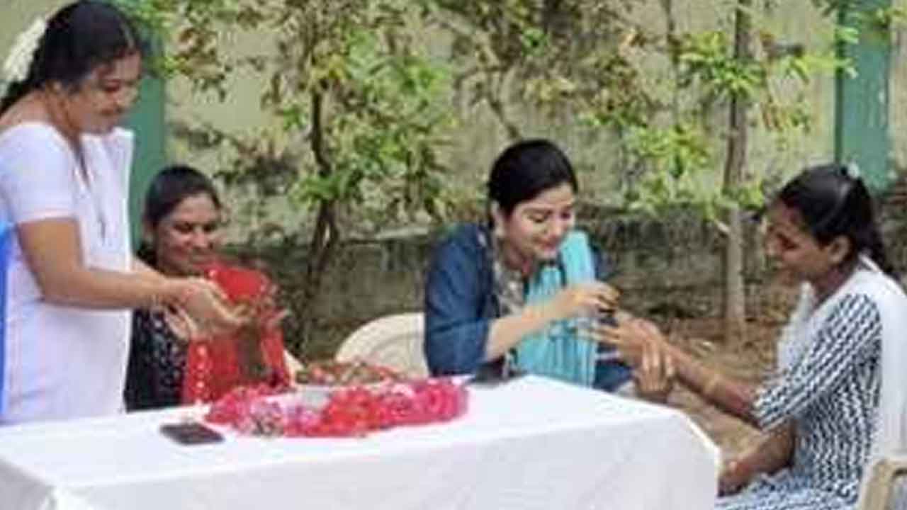 గర్భిణులు ఆరోగ్యం పట్ల ప్రత్యేక శ్రద్ధ వహించాలి : డాక్టర్‌ రుబీనా