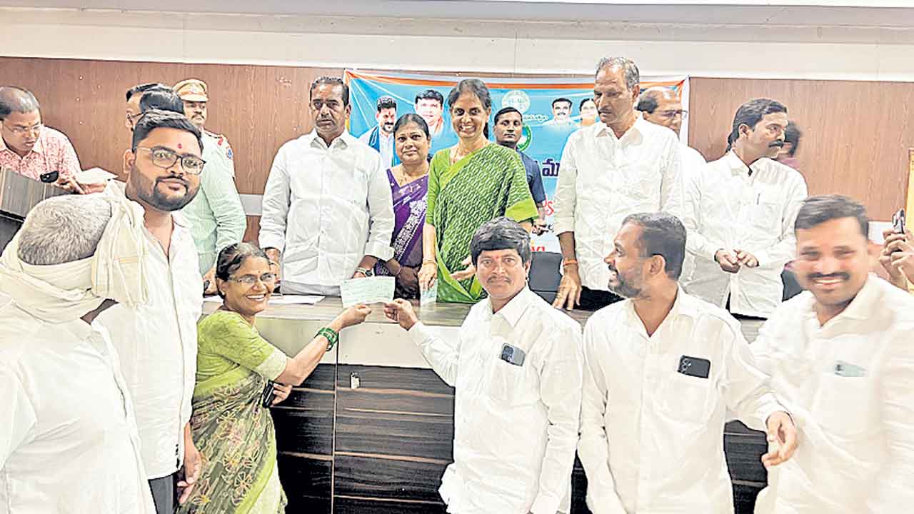 రేవంత్‌.. ఇచ్చిన హామీలు నిలబెట్టుకో