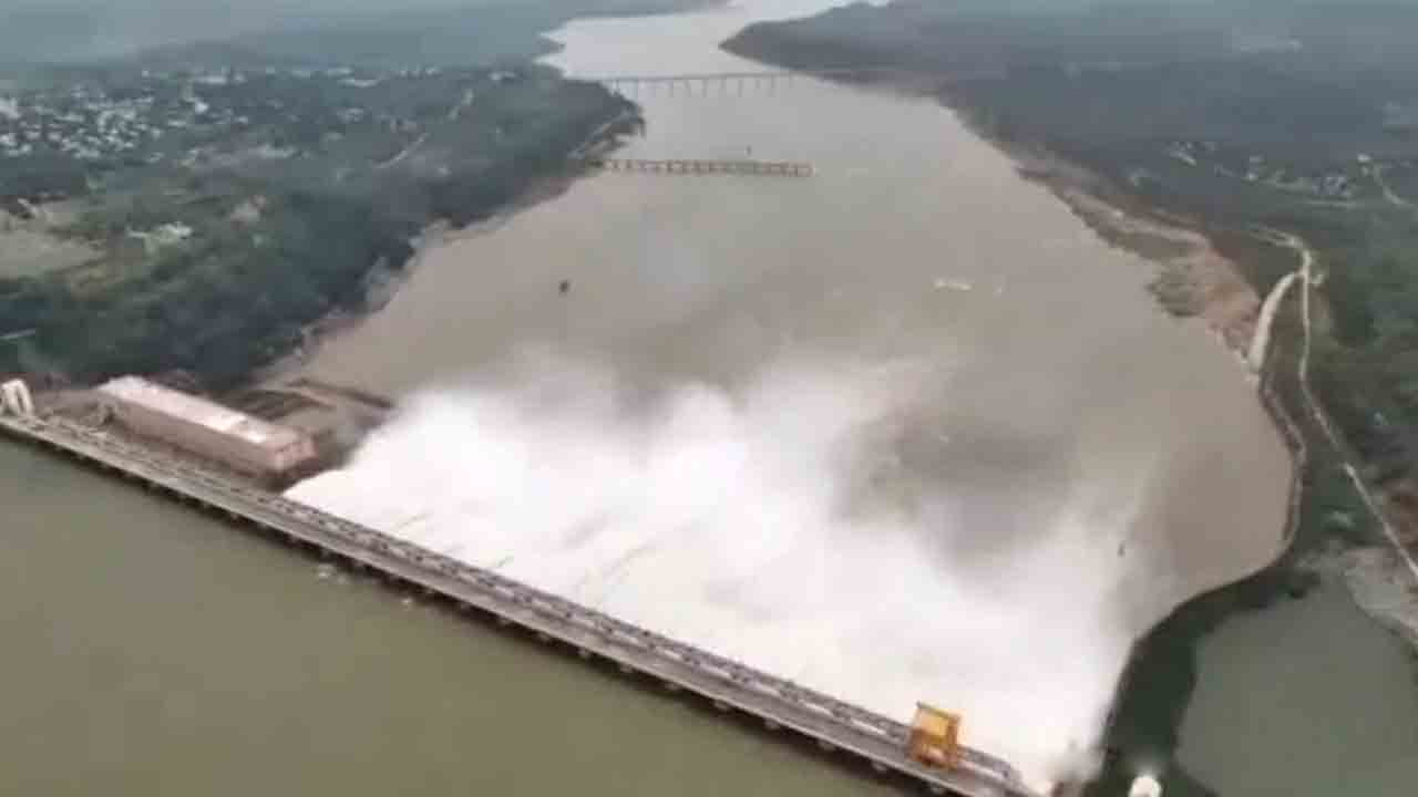 Nagarjuna Sagar | నాగార్జున సాగర్‌కు కొనసాగుతున్న వరద ప్రవాహం..
